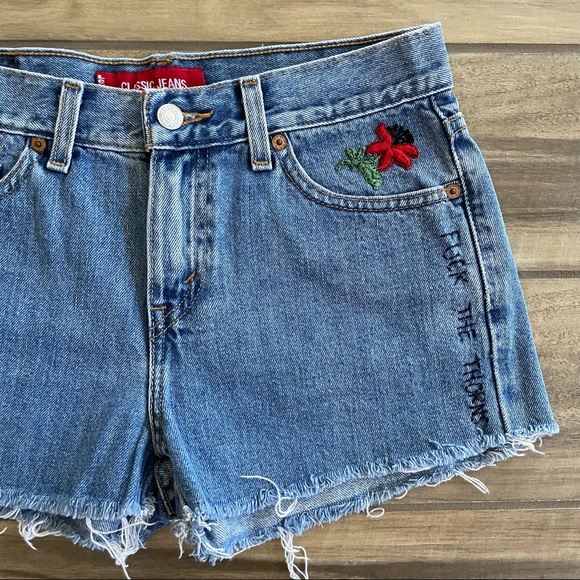 LEVI’S Classic Fit Customized Jean Shorts Sz 6 PET - Picture 4 of 8